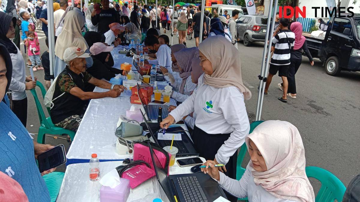 Kegiatan para dokter spesialis keliling saat pemberantasan TBC di Semarang. (IDN Times/Fariz Fardianto)