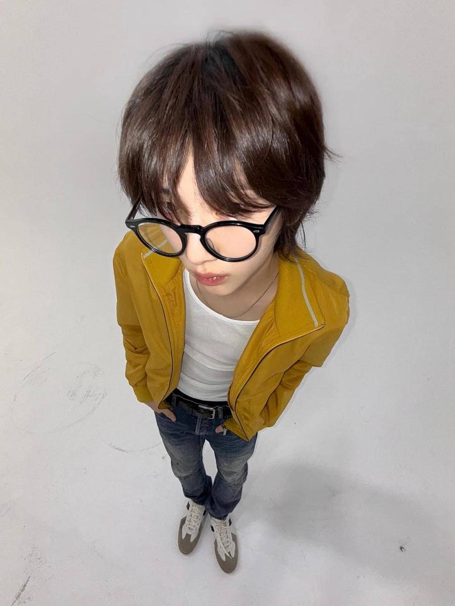 mix and match skinny jeans ala member CORTIS