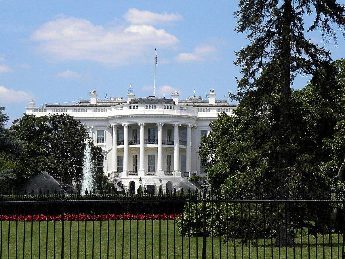 White House (Mathieu Landretti, CC BY-SA 4.0, via Wikimedia Commons)