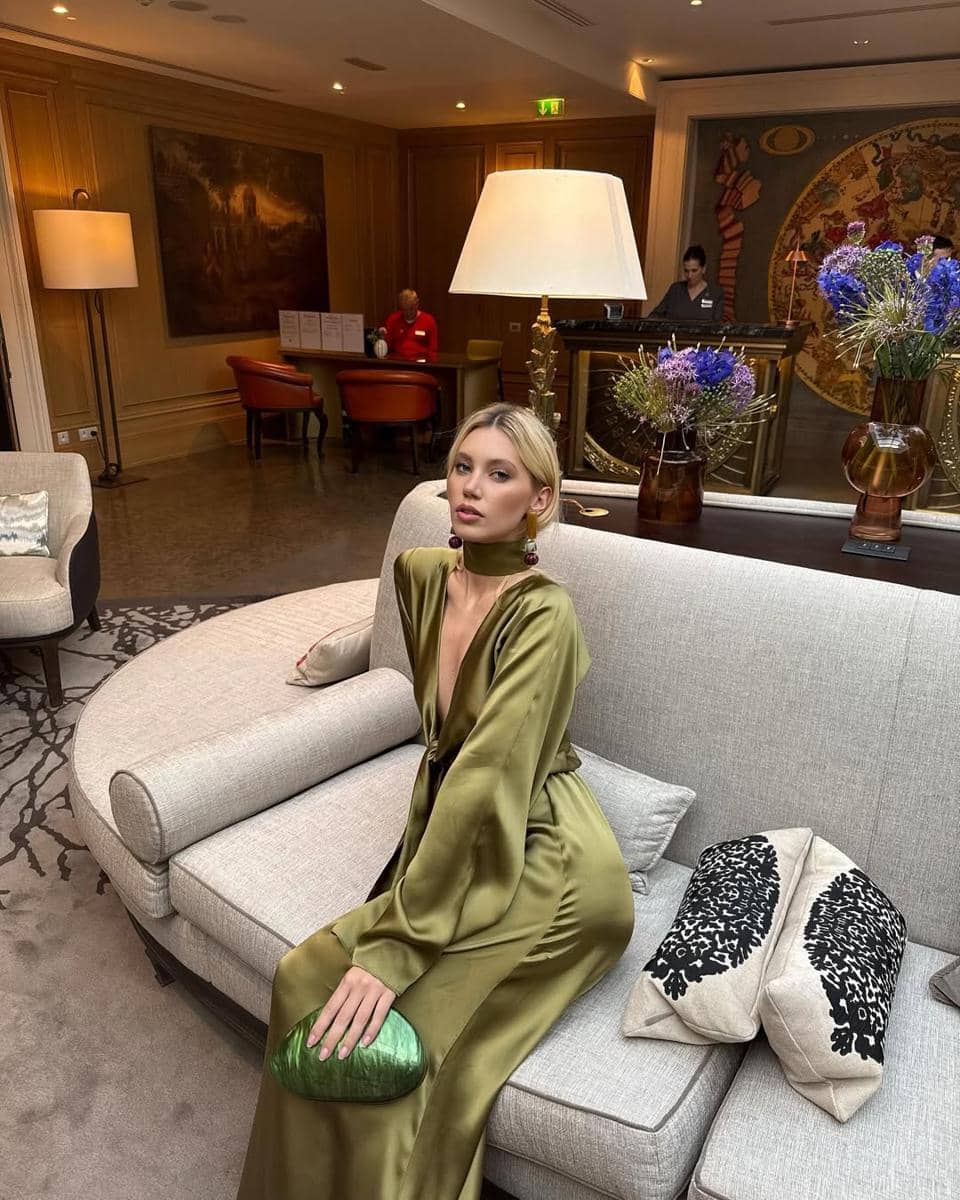 Potret Pemenang Miss Earth 2025 Natalie Puskinova