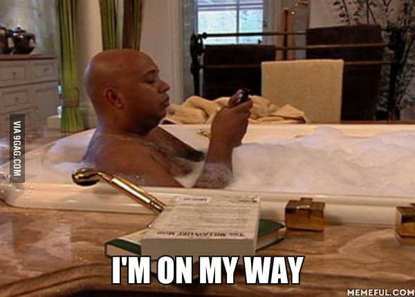 meme bilang lagi di jalan