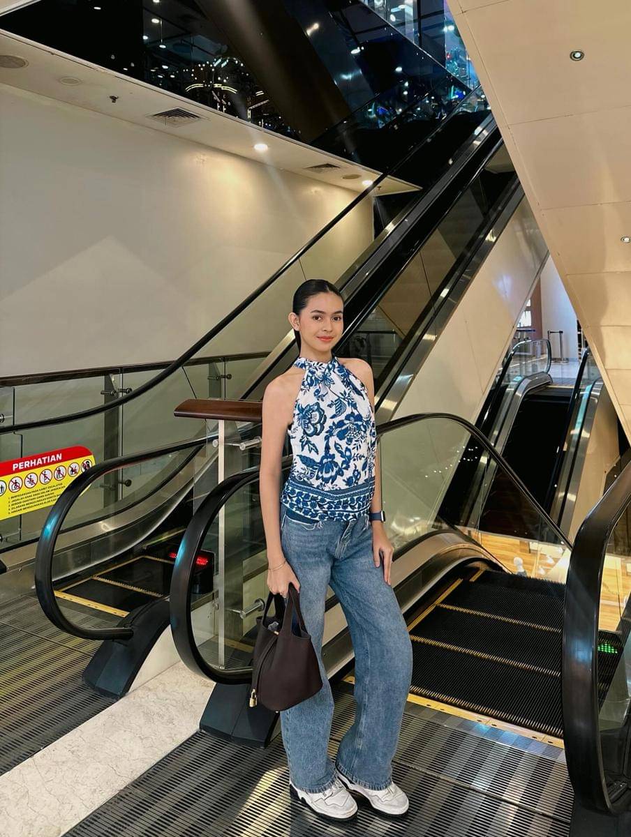 OOTD pemeran film Tak Kenal Maka Taaruf