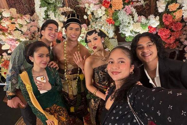 Artis di Pernikahan Shabrina Luna