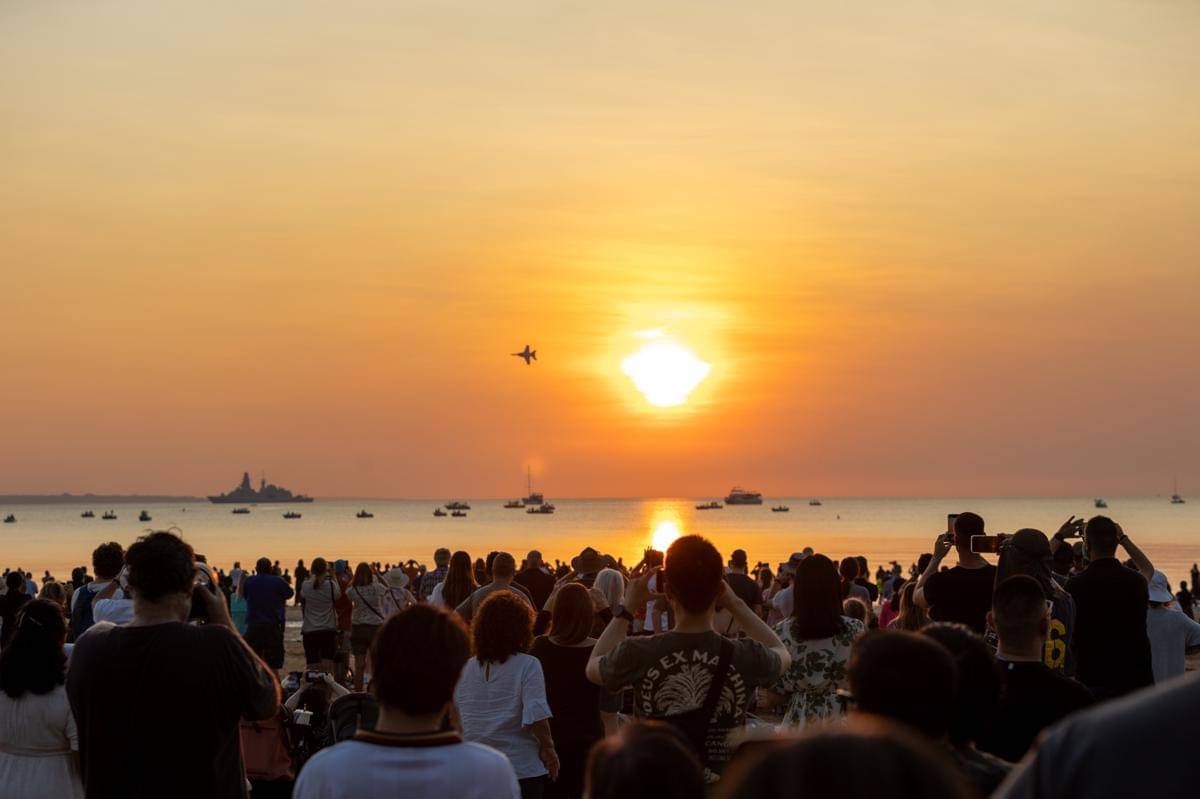 potret musim kemarau di Pantai Mindil, langit cerah dan senja hangat jadi ciri khas kota Darwin 