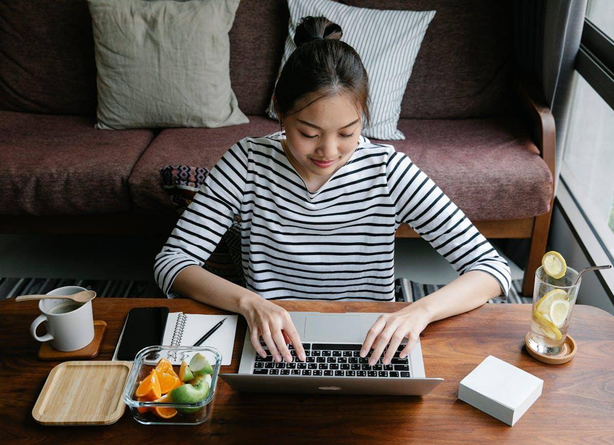 ilustrasi upgrade skill menulis konten untuk blog 