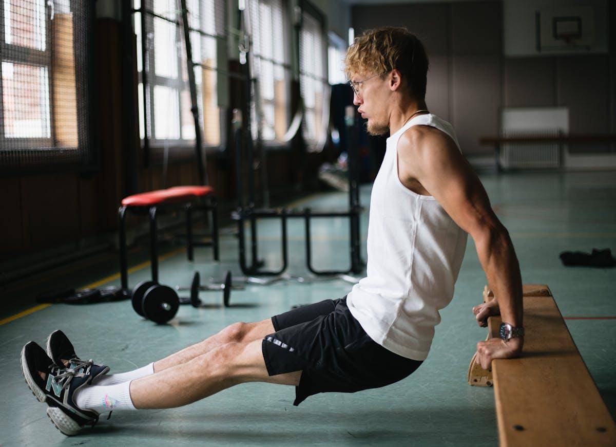 ilustrasi latihan dips