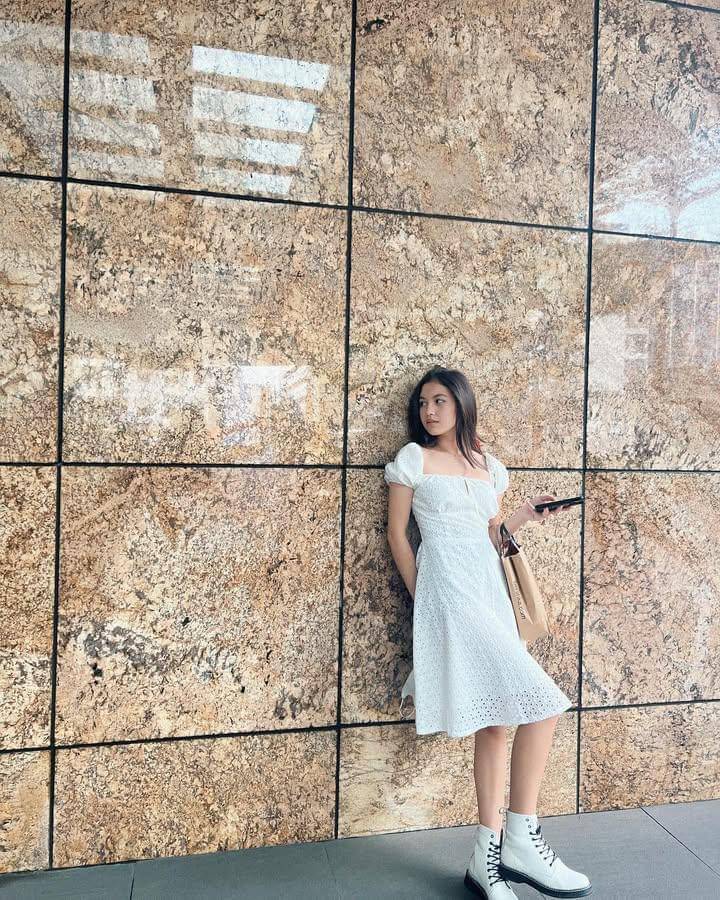 OOTD pemeran film Tak Kenal Maka Taaruf