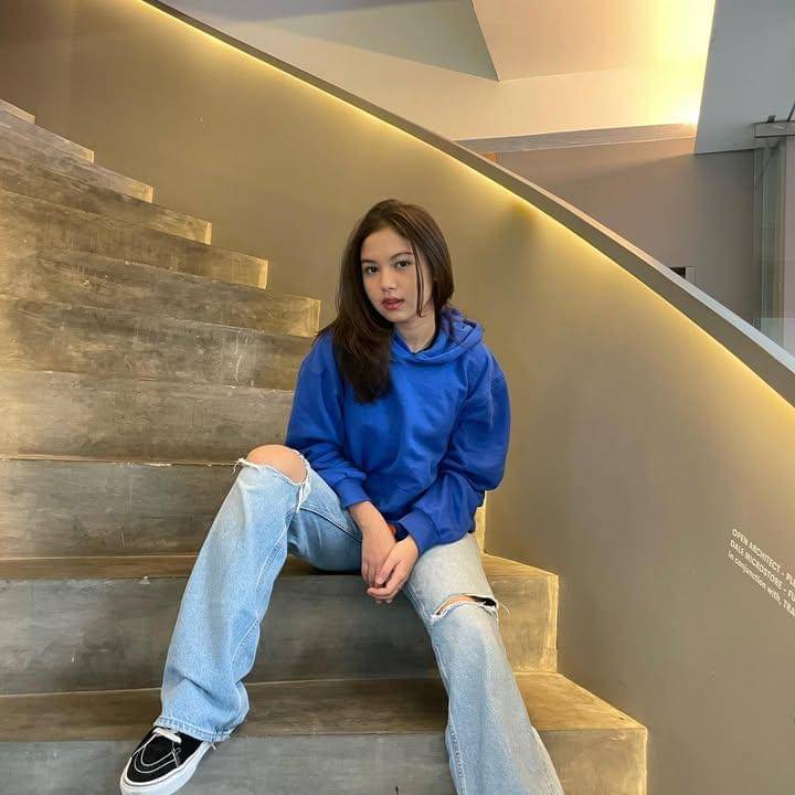 OOTD pemeran film Tak Kenal Maka Taaruf