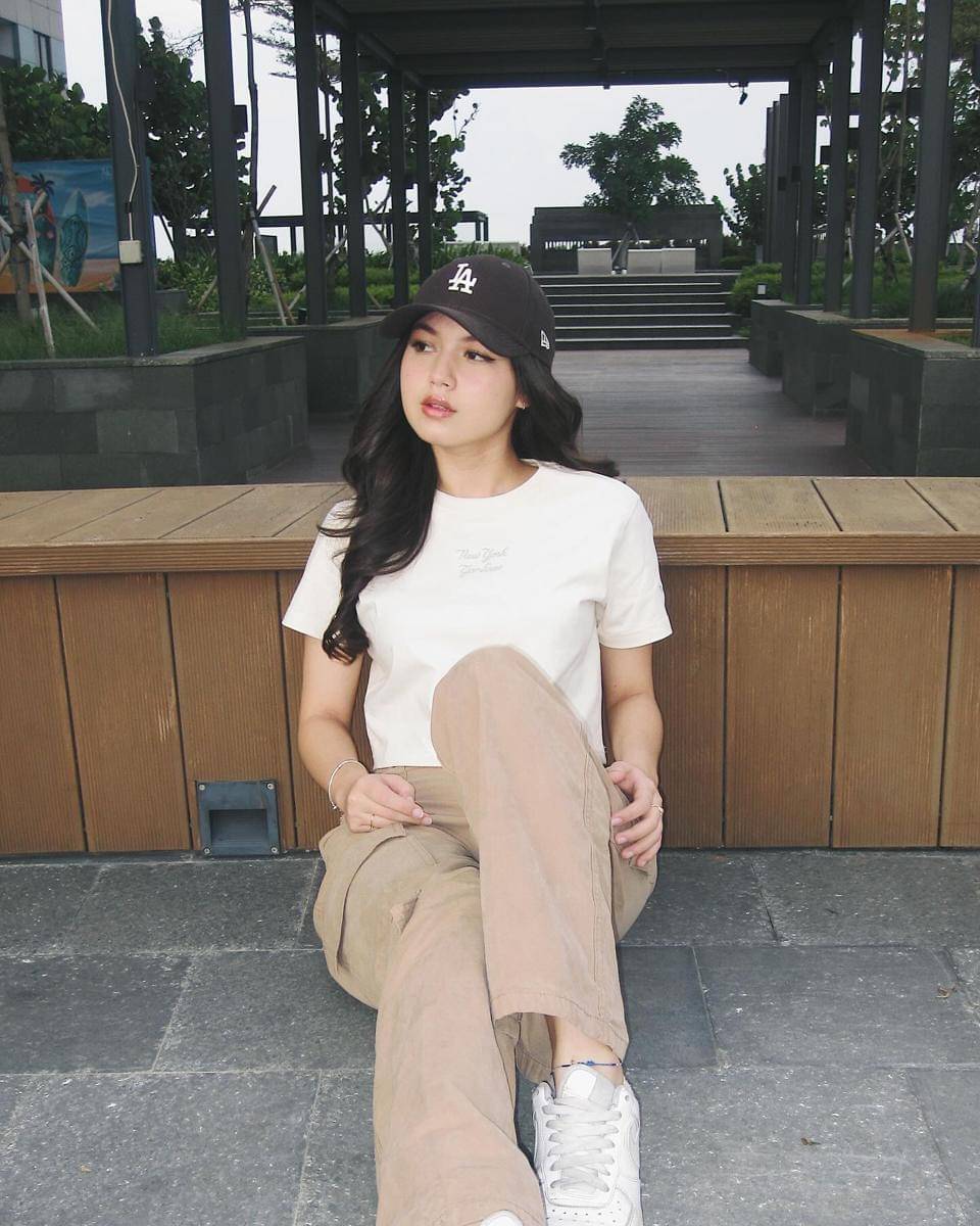 OOTD pemeran film Tak Kenal Maka Taaruf