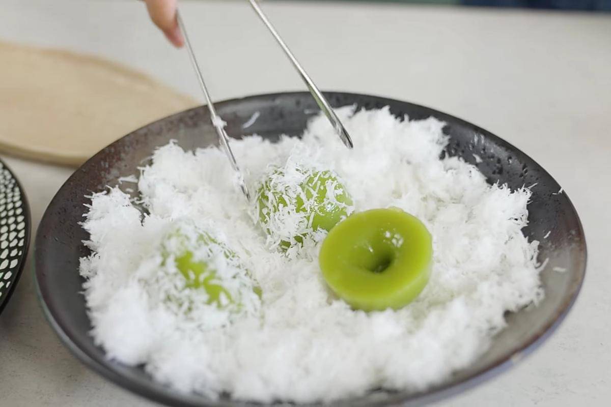 ilustrasi kue lumpang pandan