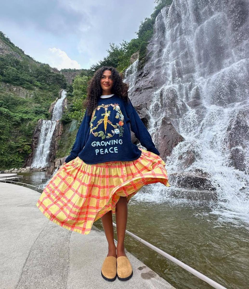 Ide OOTD ala Olivia Dean 