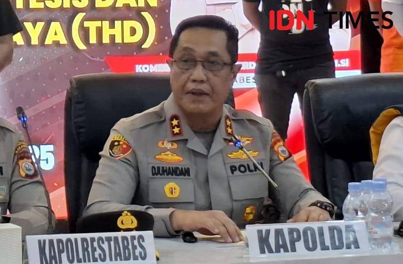 Kapolda Sulawesi Selatan, Irjen Pol Djuhandhani Rahardjo Puro saat konferensi pers kasus penculikan Bilqis di Aula Polrestabes Makassar, Senin (10/11/2025) IDN Times / Darsil Yahya 