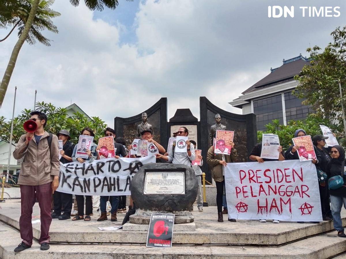 Aliansi Jogja Memanggil menolak keras pemberian gelar Pahlawan Nasional kepada Presiden ke-2 RI, Soeharto oleh Presiden Prabowo Subianto, Senin (10/11/2025).