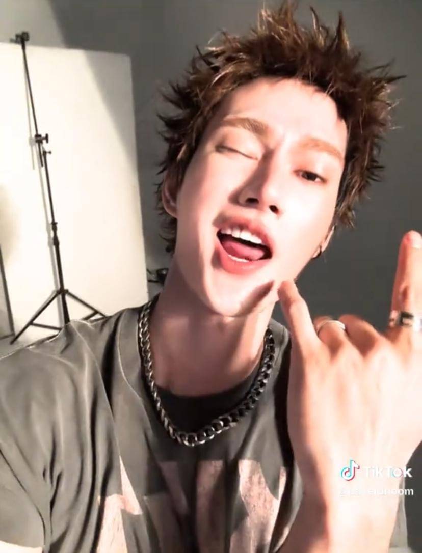 potret Pavel Naret bergaya ala Martin Cortis (tiktok.com/pavelphoom)