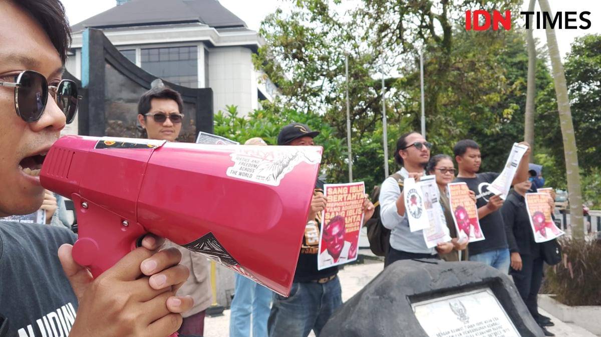 Aliansi Jogja Memanggil menolak keras pemberian gelar Pahlawan Nasional kepada Presiden ke-2 RI, Soeharto oleh Presiden Prabowo Subianto, Senin (10/11/2025).