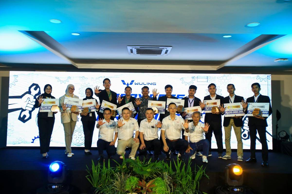 Wuling menetapkan 12 pemenang nasional, terdiri dari tiga pemenang di masing-masing kategori Service Advisor, Customer Care Officer, ICE Technician, dan EV Technician..jpeg