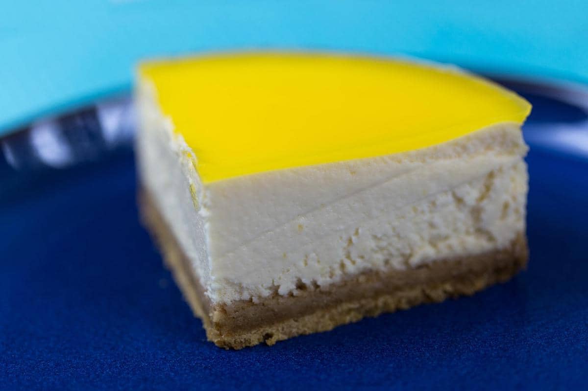 ilustrasi cheesecake lemon