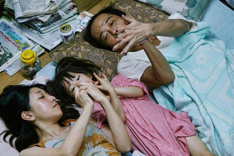 adegan dalam film Shoplifters