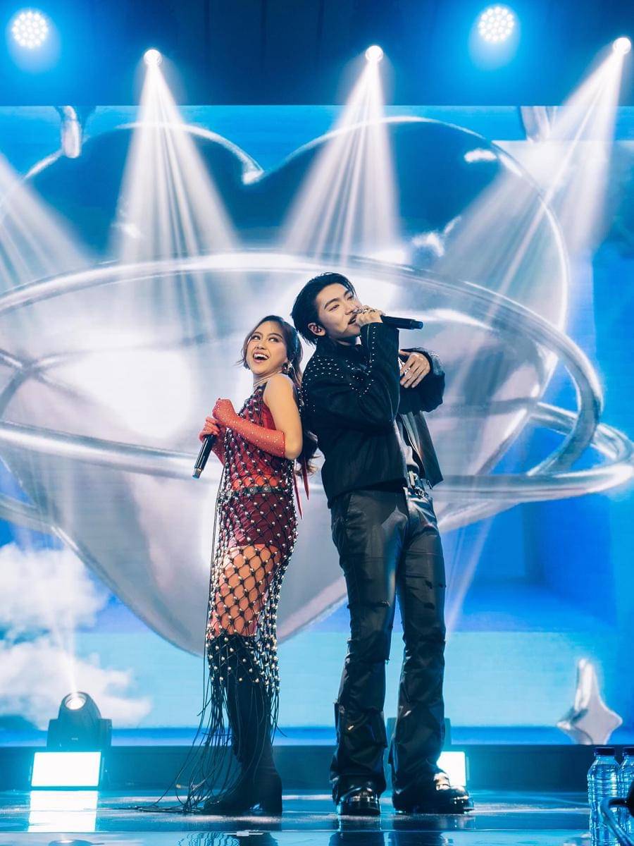 Sisca Saras nyanyi bareng Boss Chaikamon 