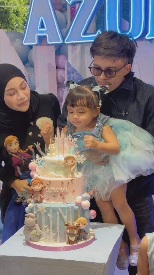 ulang Tahun ke-2 Azura Atta