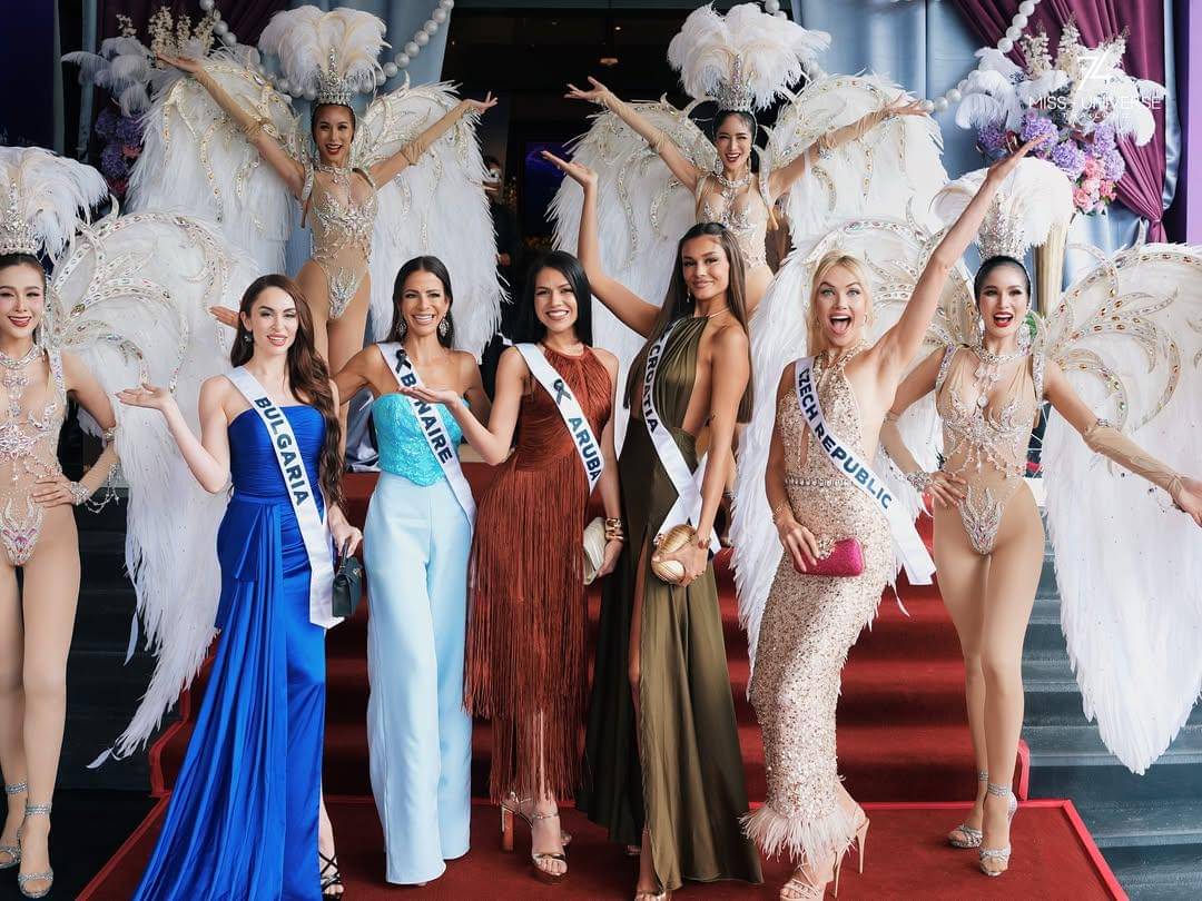 finalis Miss Universe 2025 di Simon Cabaret Show Phuket