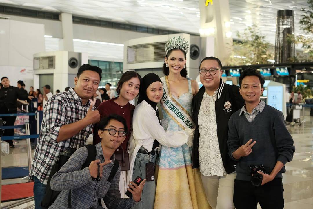 potret keberangkatan Melliza Xaviera ke ajang Miss International 2025