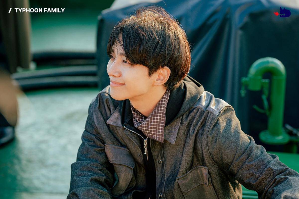 Lee Junho di Typhoon Family