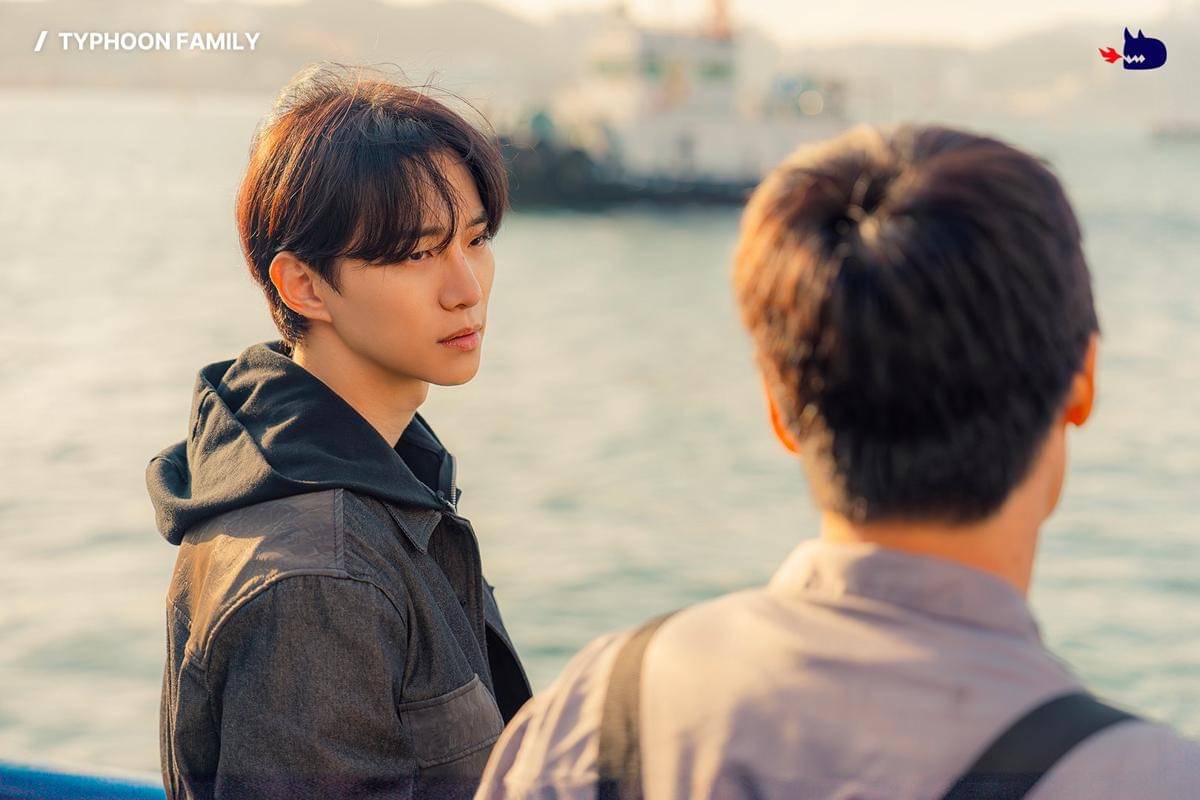 Lee Junho di Typhoon Family