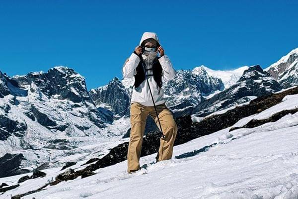 Angela Gilsha Mendaki Gunung Everest (instagram.com/angelagilsha)