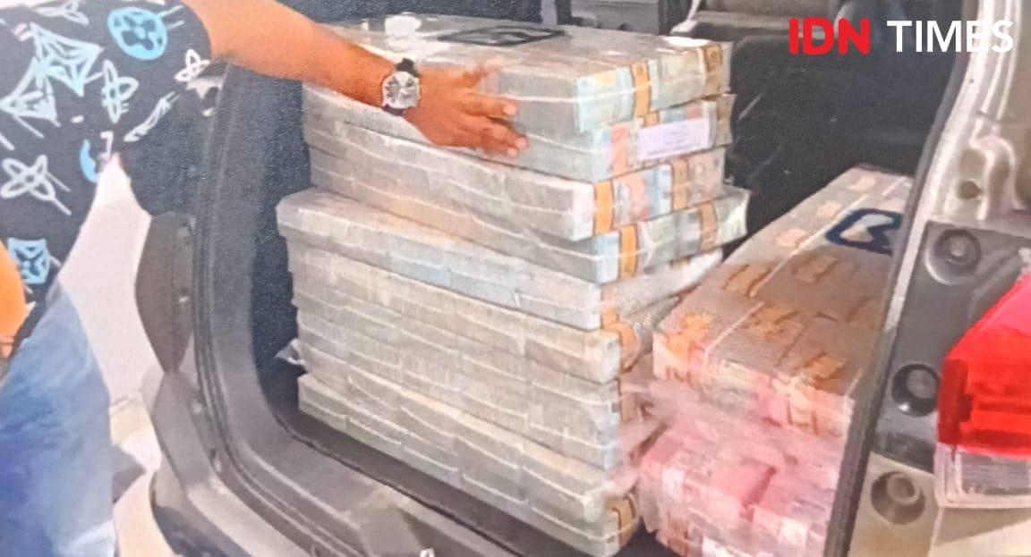 Ini penampakan uang tunai sebanyak Rp11 miliar lebih, yang disita dari bandar Narkoba di Provinsi Riau