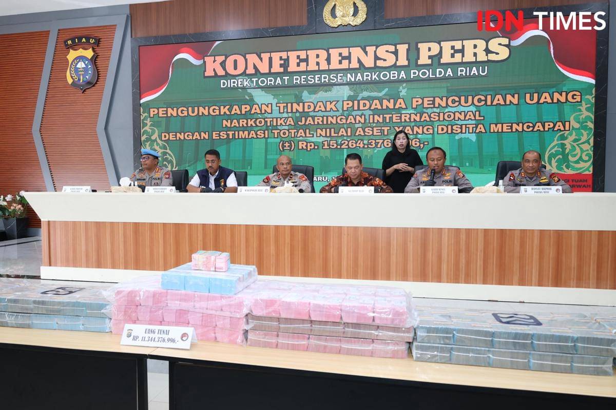 Direktorat Reserse Narkoba Polda Riau saat mengekspose penanganan perkara TPPU bandar Narkoba