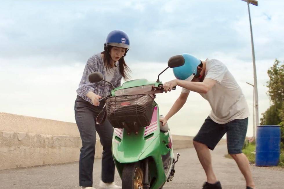 cuplikan drakor Typhoon Family 