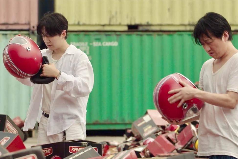 cuplikan drakor Typhoon Family 