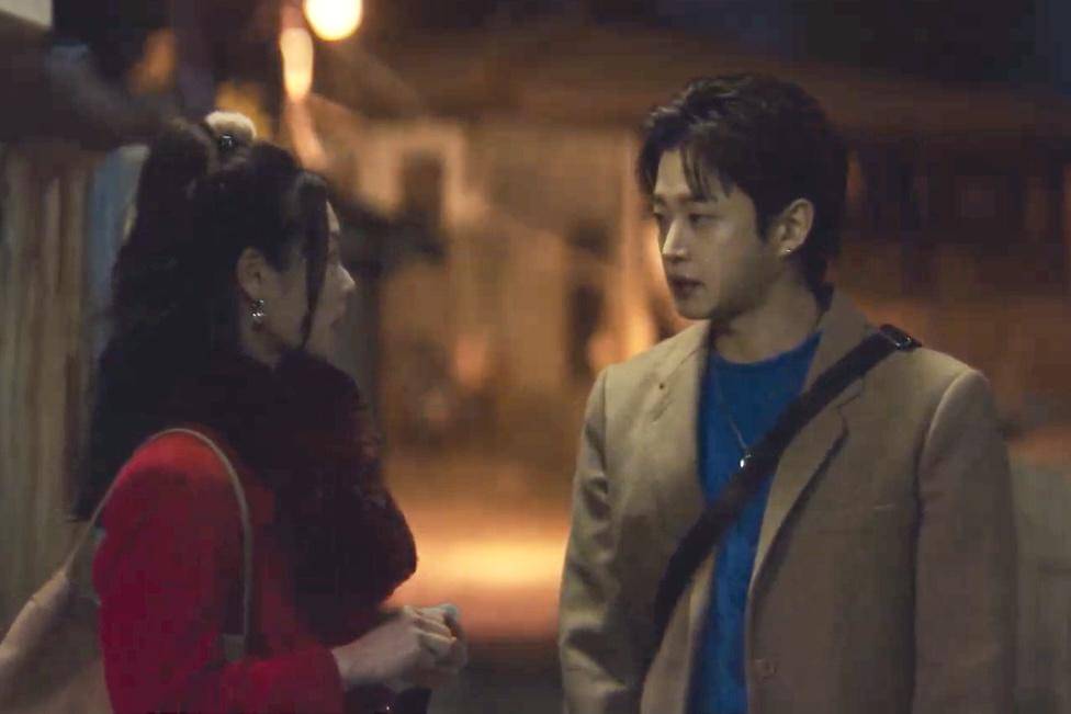 Oh Mi Ho (Kwon Han Sol) dan Wang Nam Mo (Kim Min Seok) dalam drakor Typhoon Family