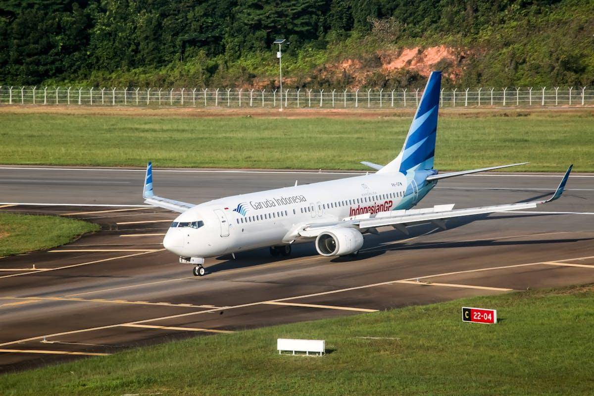 foto pesawat Garuda Indonesia 