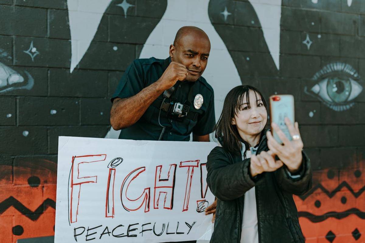 Ilustrasi pahlawan kesiangan