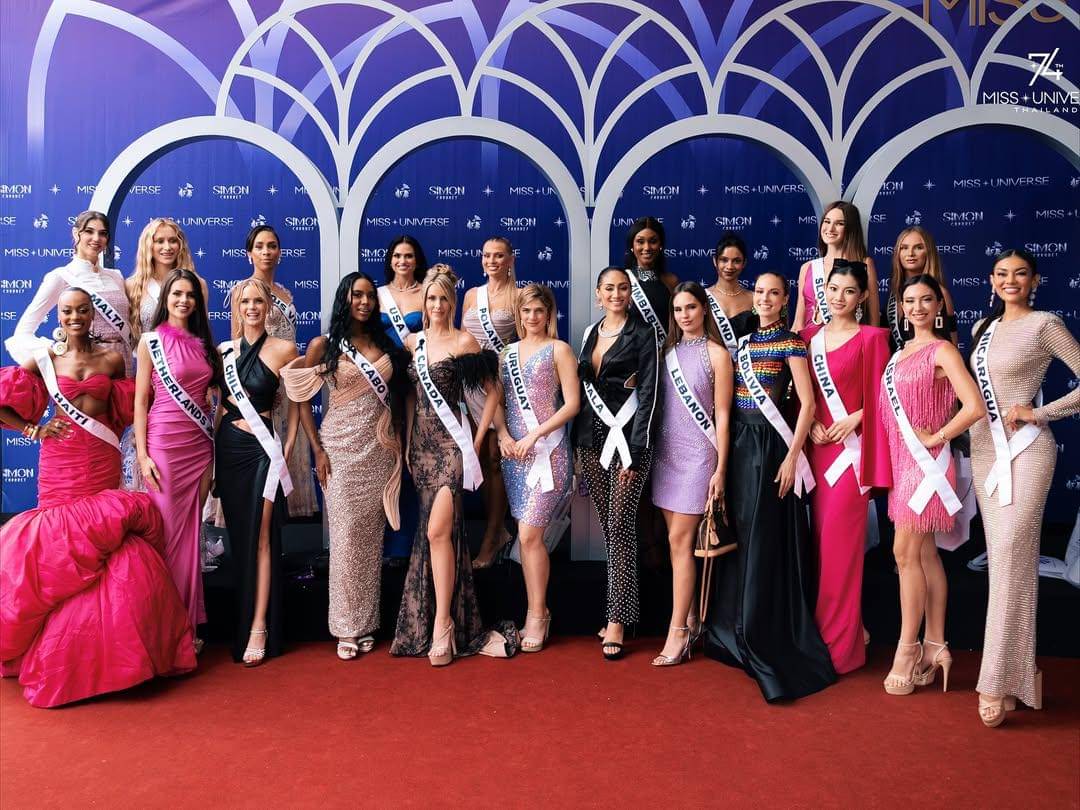 finalis Miss Universe 2025 di Simon Cabaret Show Phuket 