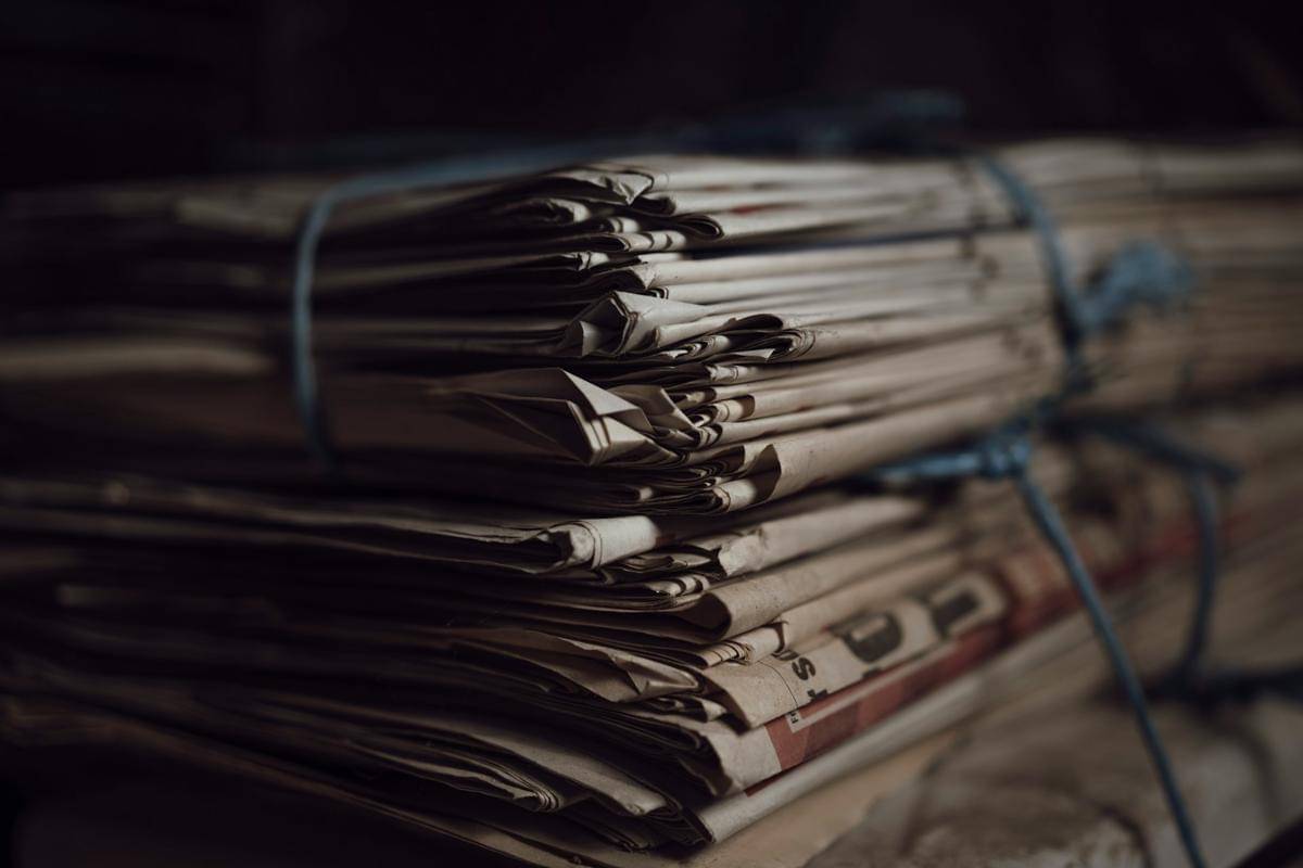 ilustrasi koran bekas