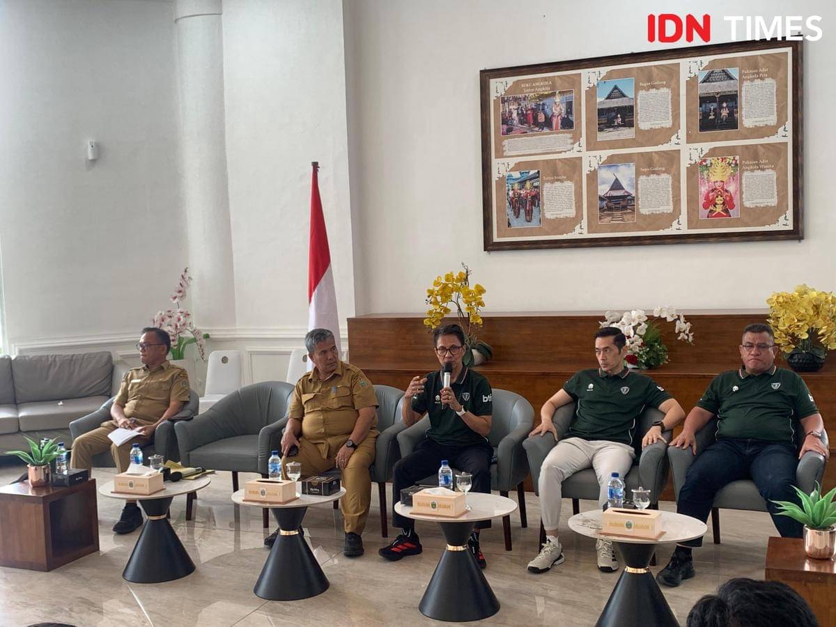 PASI menyampaikan kesiapan menggelar The 17th SEA U18 and U20 Athletics Championships”* pada 15-18 November 2025 di Stadion Madya Atletik Sumut (IDN Times/Doni Hermawan). 