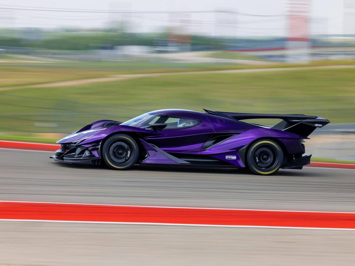 contoh mobil hypercar