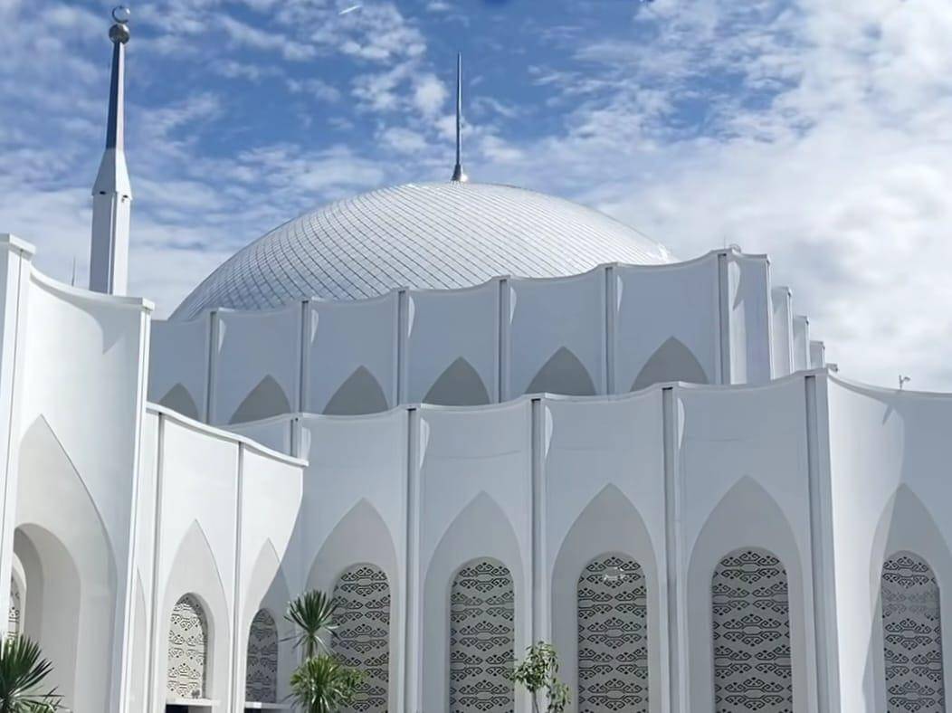 Masjid Raya Al-Bakrie Bandar Lampung