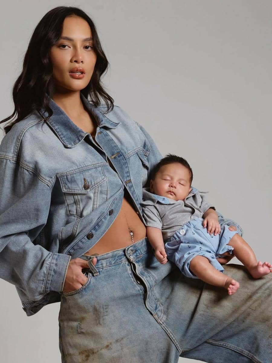 potret Erika Carlina momong baby Andrew (Instagram.com/eri.carl)