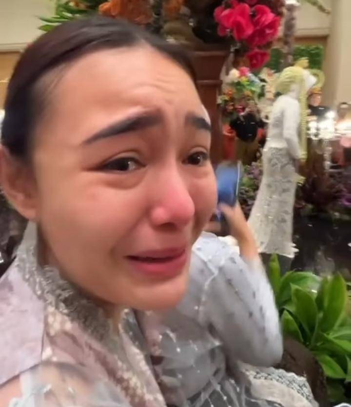 penampilan natural Amanda Manopo jadi bridesmaid