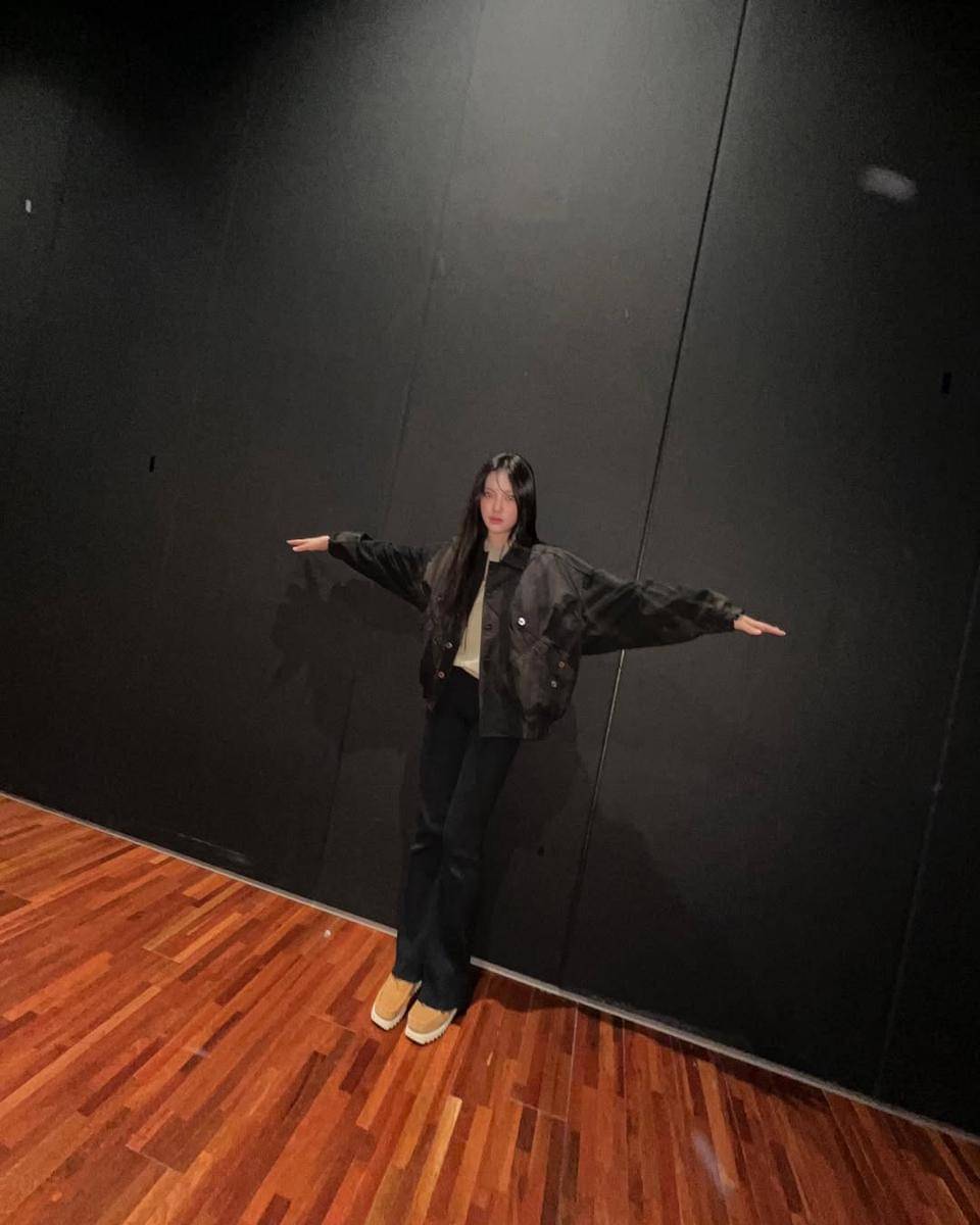 Outfit ala Hyein NEWJEANS