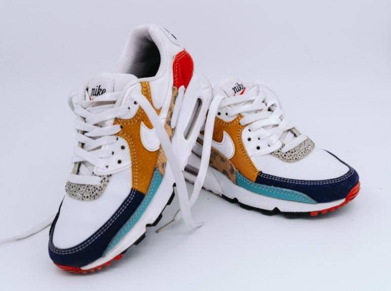 ilustrasi insole dan outsole pada sepatu