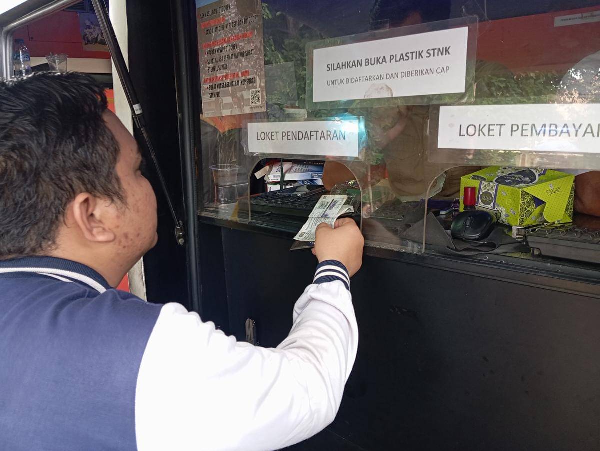 Razia pajak kendaraan di Kota Serang (Dok. Khaerul Anwar)