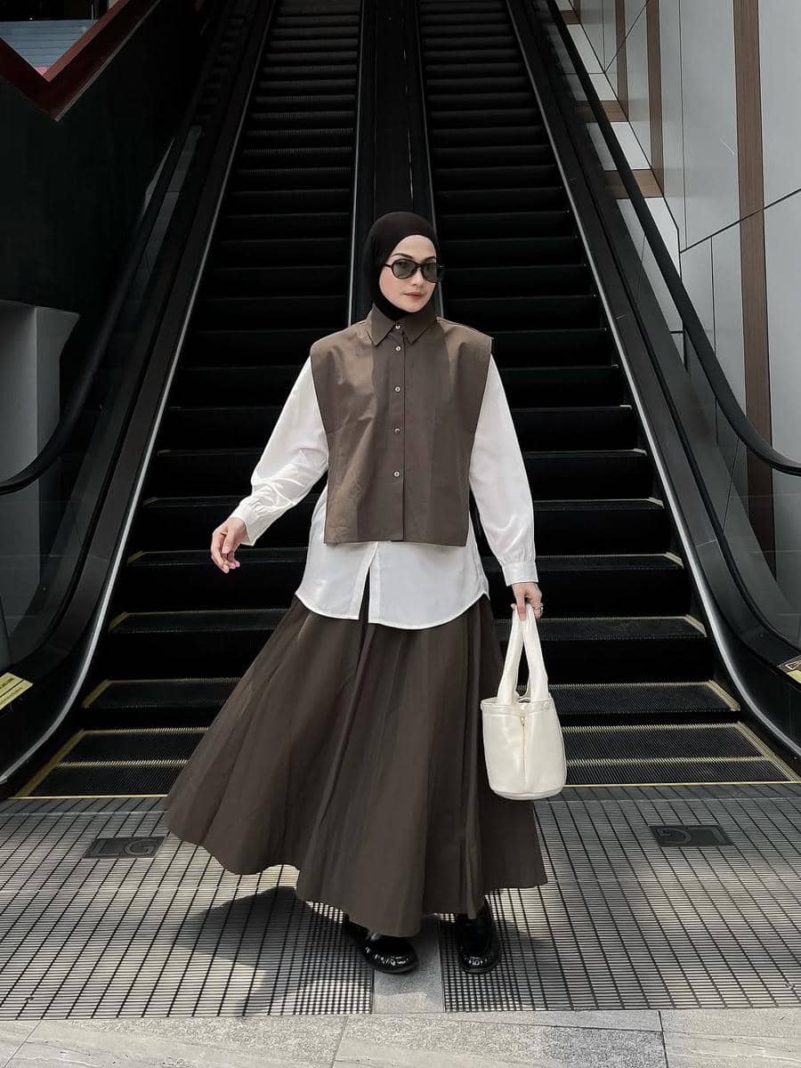 inspirasi layering outfit ala Anggita Kusuma Dewi