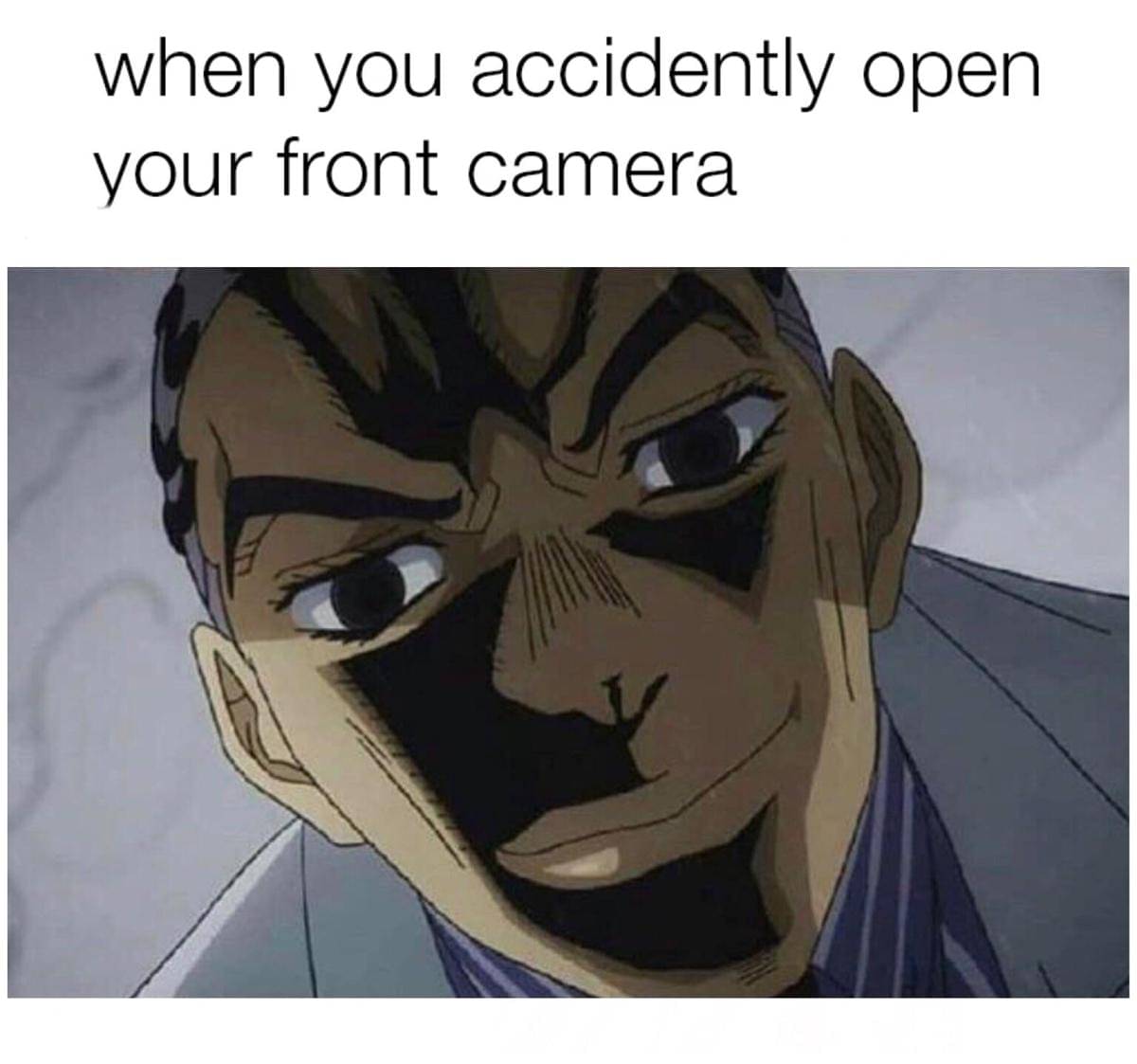 meme kartun tentang kamera depan