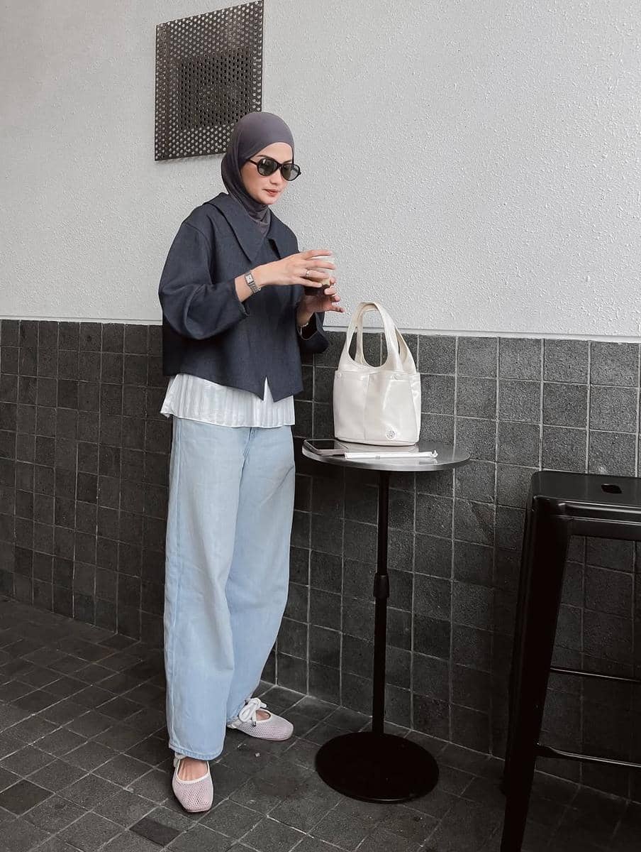 inspirasi layering outfit ala Anggita Kusuma Dewi