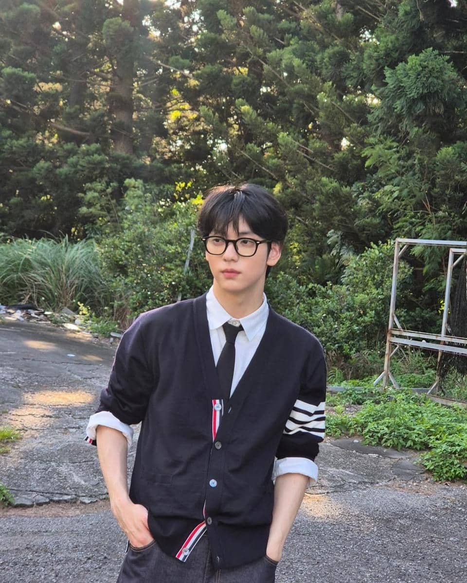 referensi outfit kasual remaja ala Soobin TXT